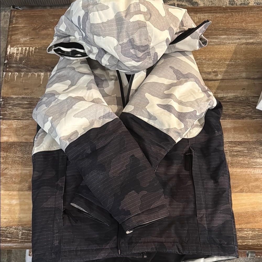 Camouflage Hooded Jacket